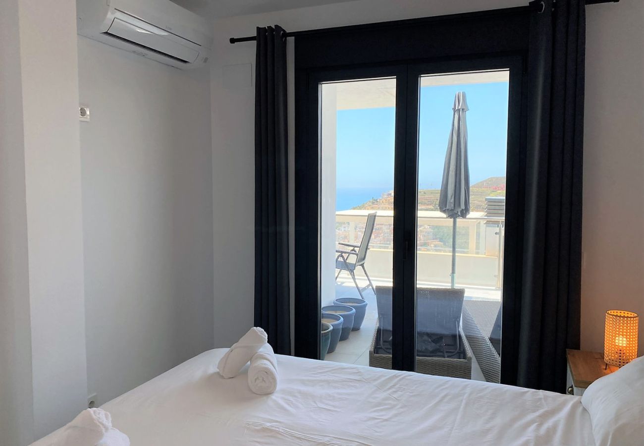 Appartement in Nerja - Balcon del Mar Seaview 216 | Vakantiehuis met Adembenemend Zeezicht in Nerja