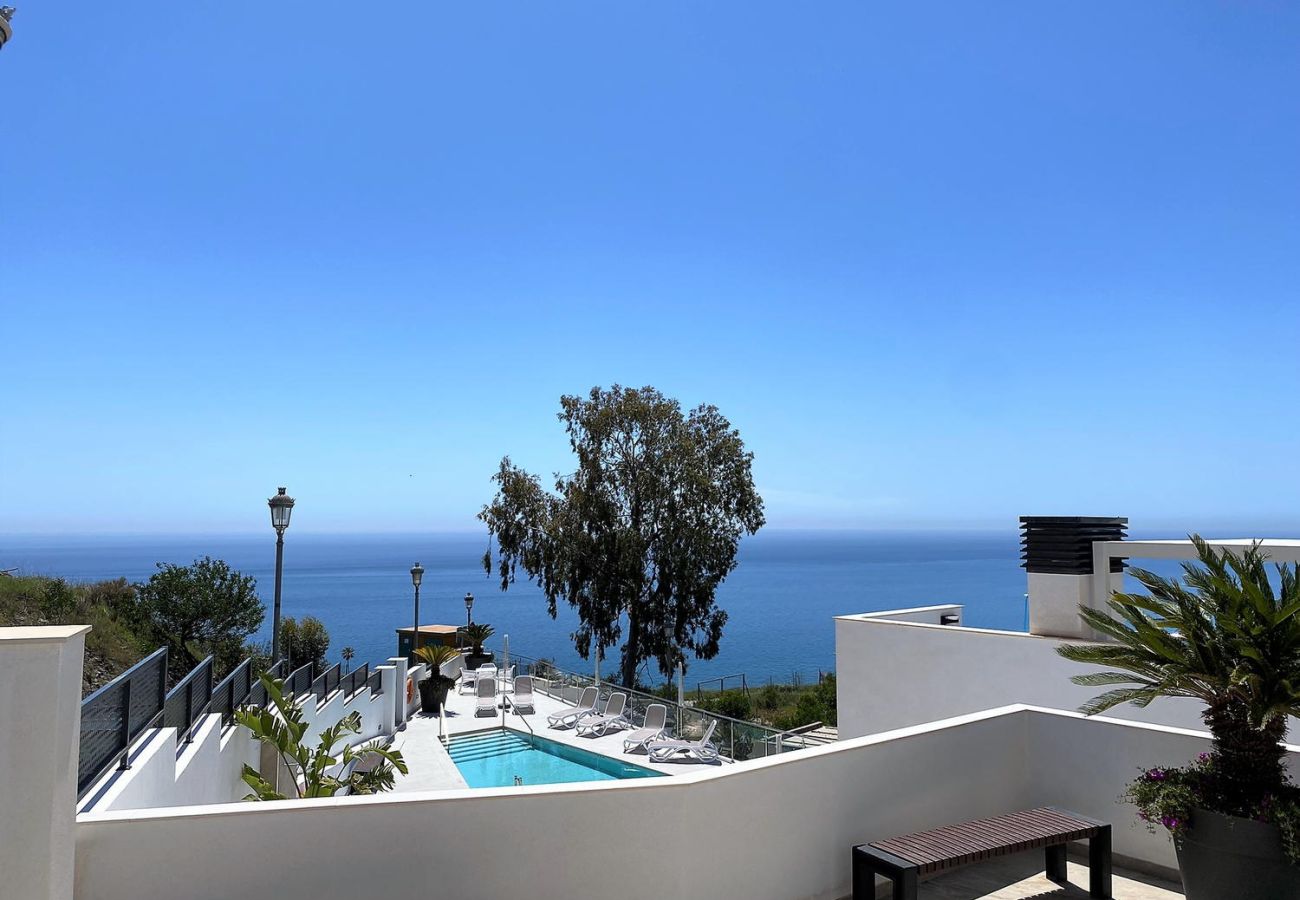 Appartement in Nerja - Balcon del Mar Seaview 216 | Vakantiehuis met Adembenemend Zeezicht in Nerja
