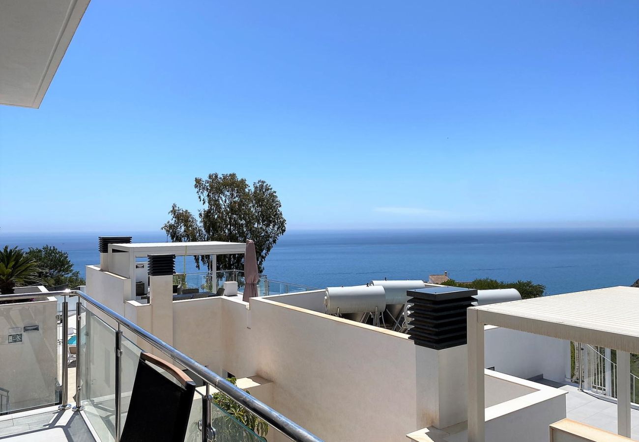 Appartement in Nerja - Balcon del Mar Seaview 216 | Vakantiehuis met Adembenemend Zeezicht in Nerja