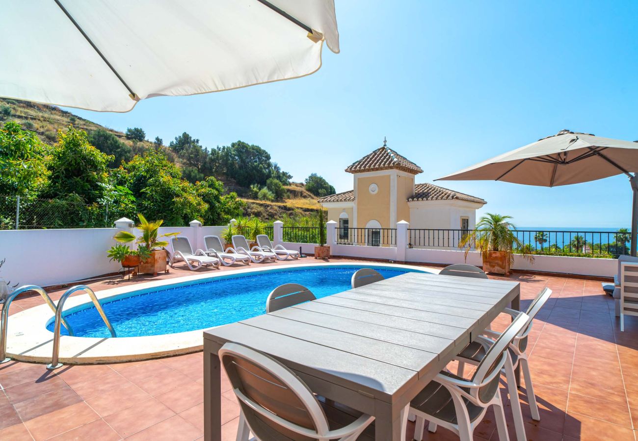 Villa in Torrox Costa - Villa Calidum: Vakantiehuis met Privézwembad in Nerja