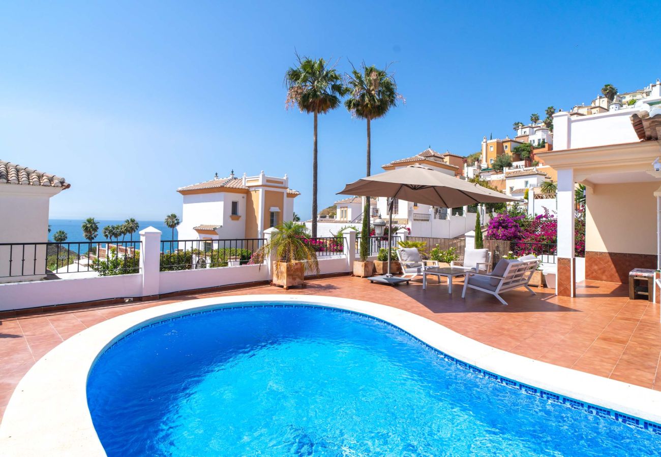 Villa in Torrox Costa - Villa Calidum: Vakantiehuis met Privézwembad in Nerja