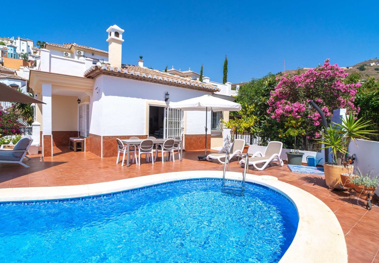 Villa in Torrox Costa - Villa Calidum: Vakantiehuis met Privézwembad in Nerja