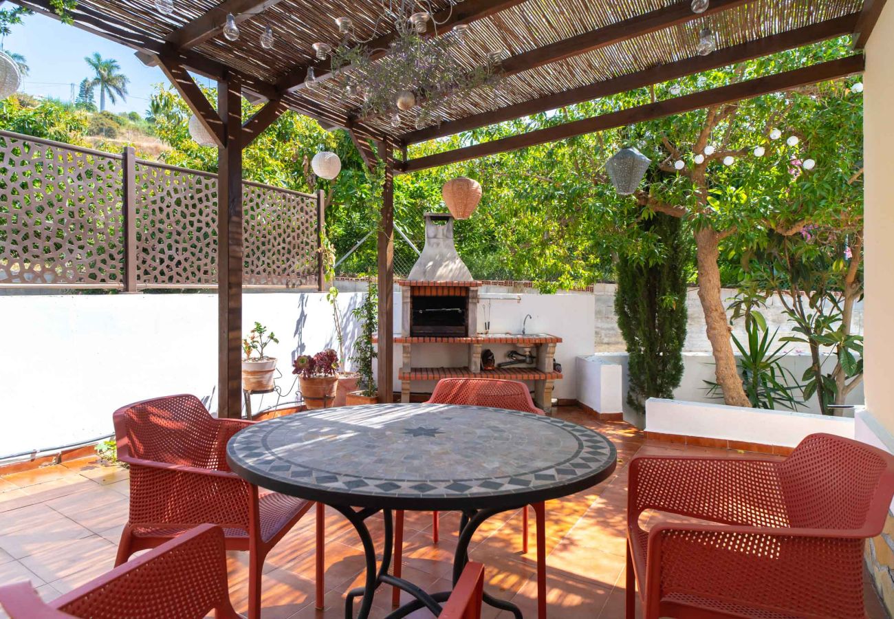 Villa in Torrox Costa - Villa Calidum: Vakantiehuis met Privézwembad in Nerja