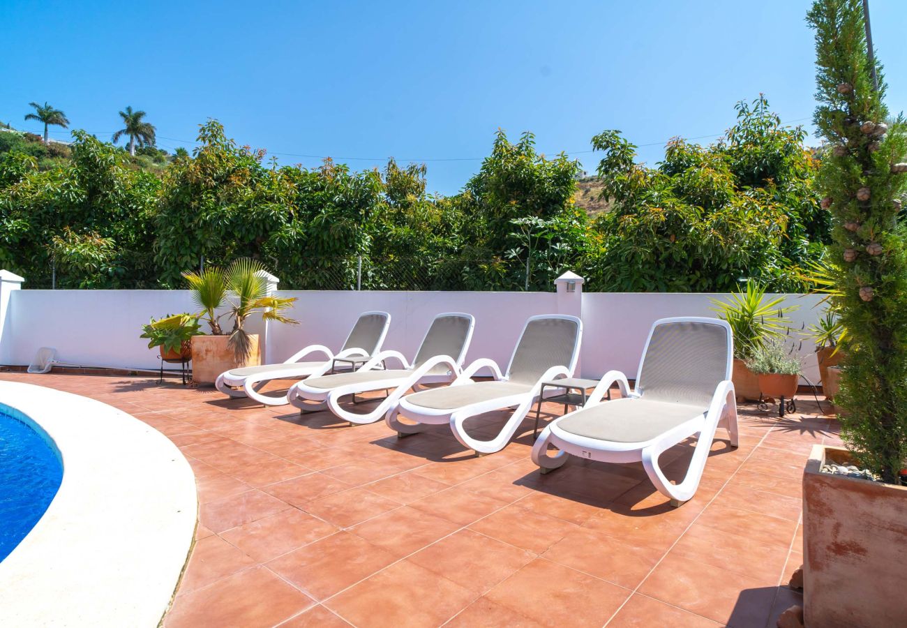 Villa in Torrox Costa - Villa Calidum: Vakantiehuis met Privézwembad in Nerja