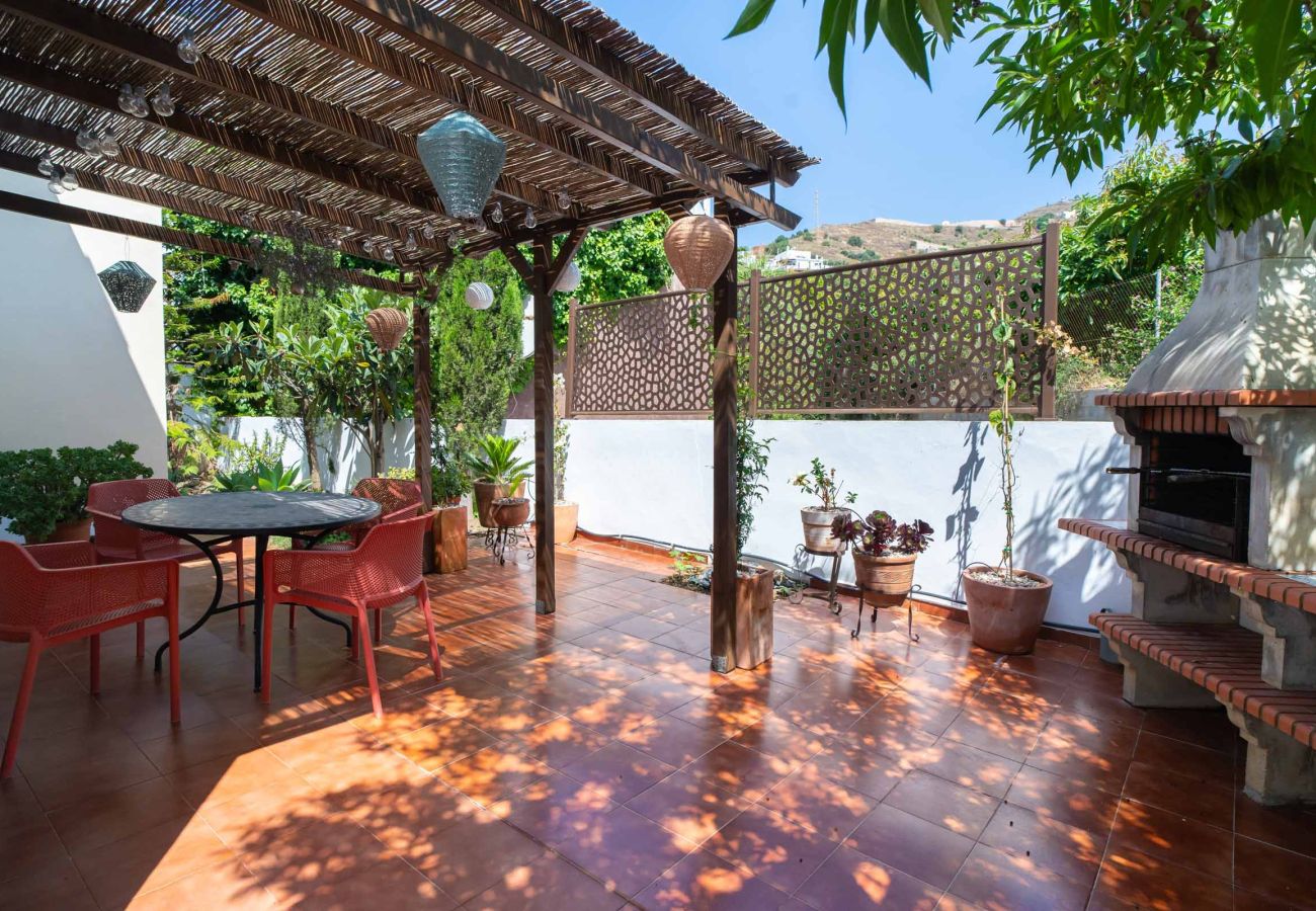 Villa in Torrox Costa - Villa Calidum: Vakantiehuis met Privézwembad in Nerja