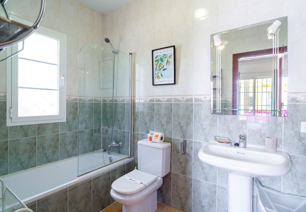 Villa in Torrox Costa - Villa Calidum: Vakantiehuis met Privézwembad in Nerja