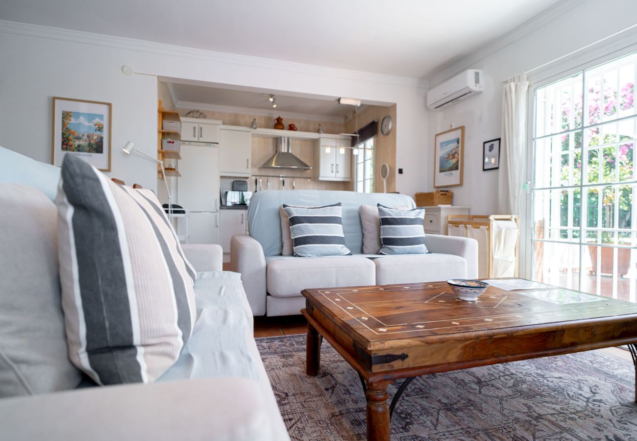Villa in Torrox Costa - Villa Calidum: Vakantiehuis met Privézwembad in Nerja