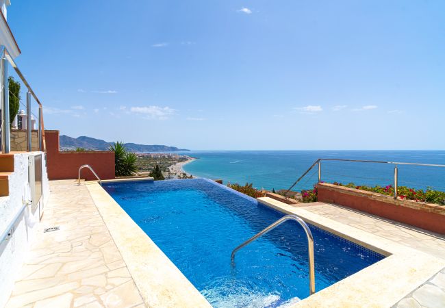Villa in Nerja - Villa Prime Seaview by Casasol