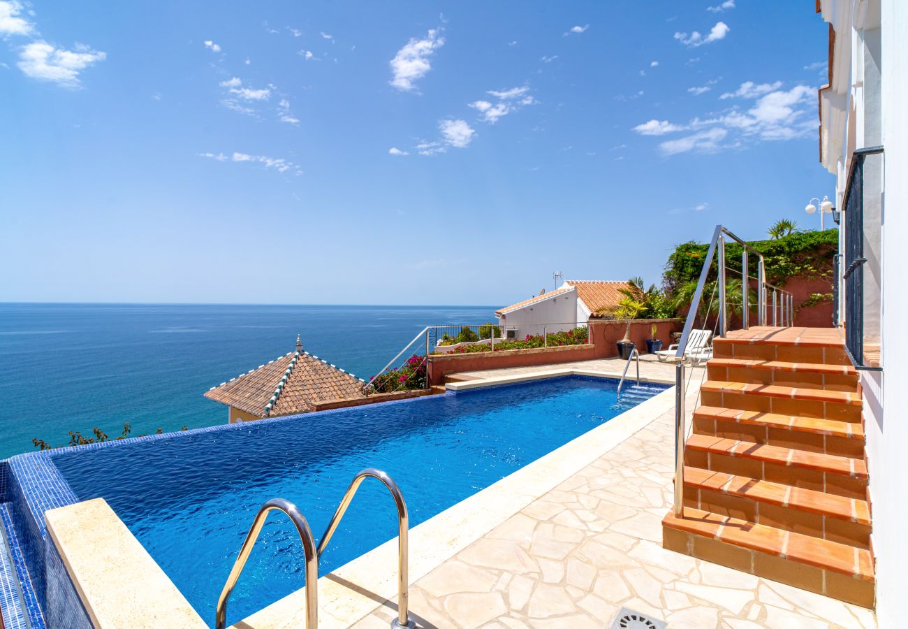 Villa in Nerja - Villa Prime Seaview by Casasol