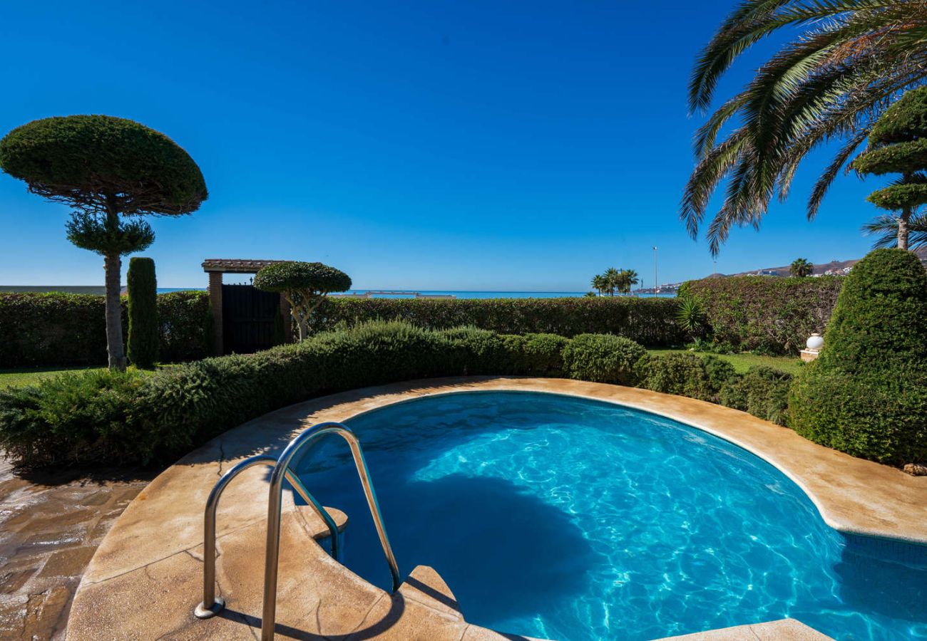 Appartement in Nerja - Stella Maris Nerja Beachfront Apartment, Sea View 