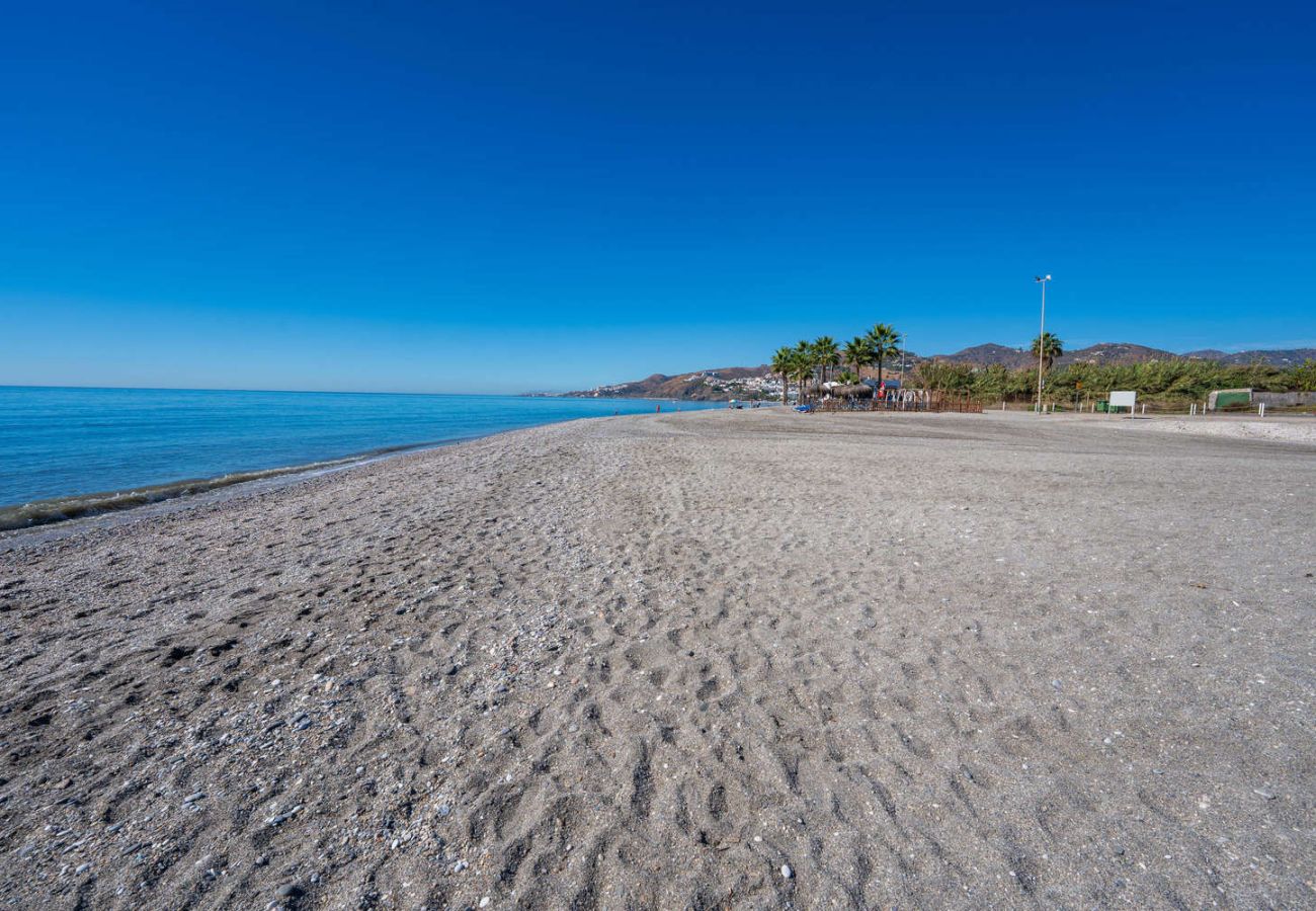 Appartement in Nerja - Stella Maris Nerja Beachfront Apartment, Sea View 