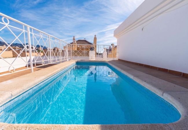Appartement in Nerja - Torrecilla Urban Beach Nerja: Modern Appartement met Dakzwembad
