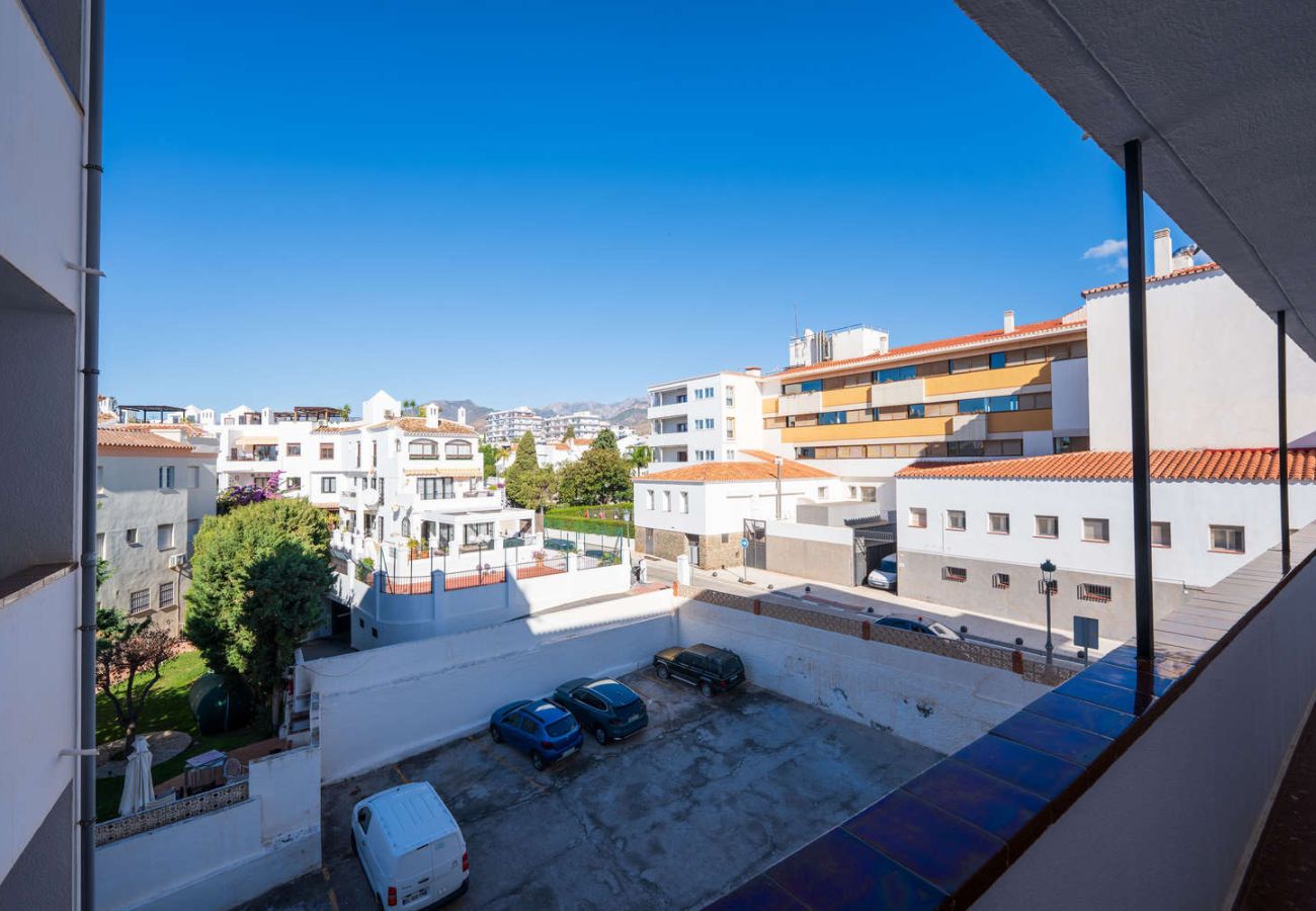 Gemeenschappelijke parkeerplaats van het Acapulco-gebouw beschikbaar voor gasten