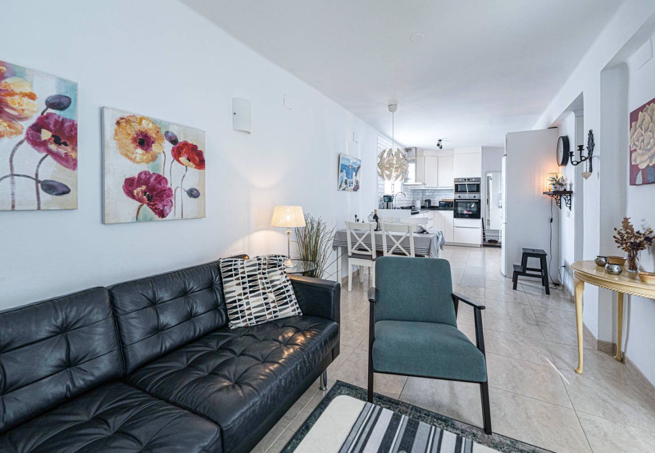 Ruime en lichte woonkamer in appartement in Nerja