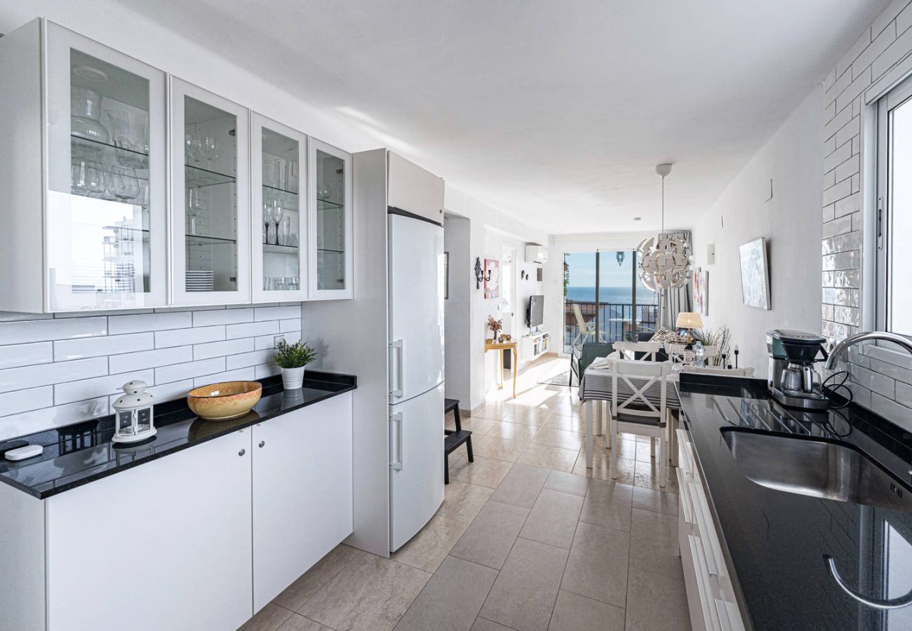 Keuken met complete serviesuitrusting