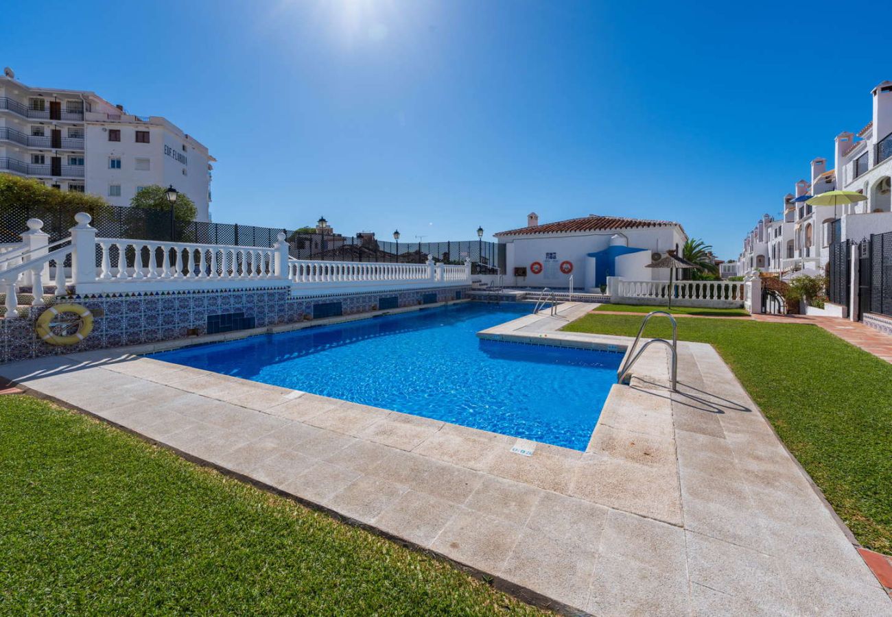 Appartement in Nerja - Casa Lena Verano Azul Nerja: Familie Duplex met Zeezicht