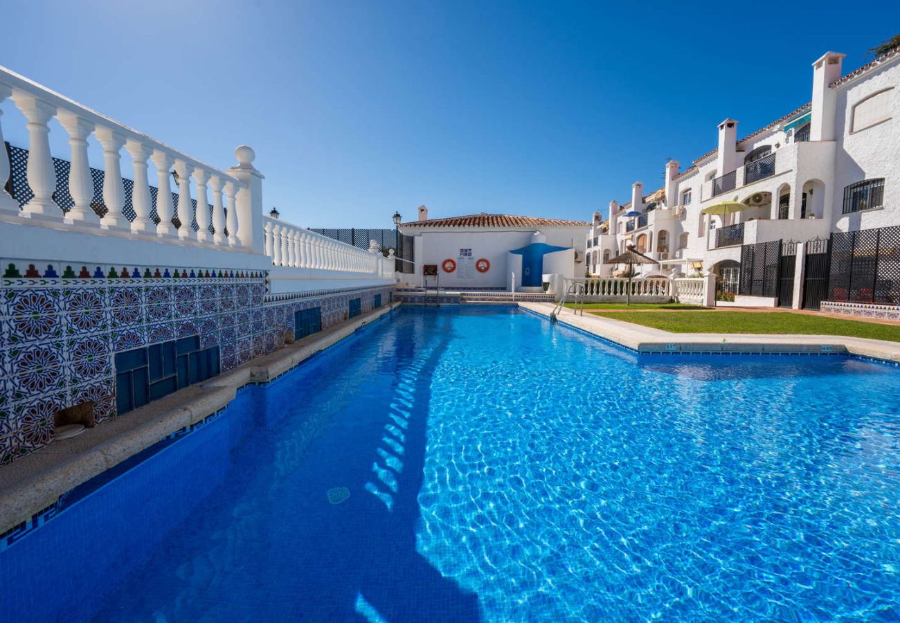 Appartement in Nerja - Casa Lena Verano Azul Nerja: Familie Duplex met Zeezicht