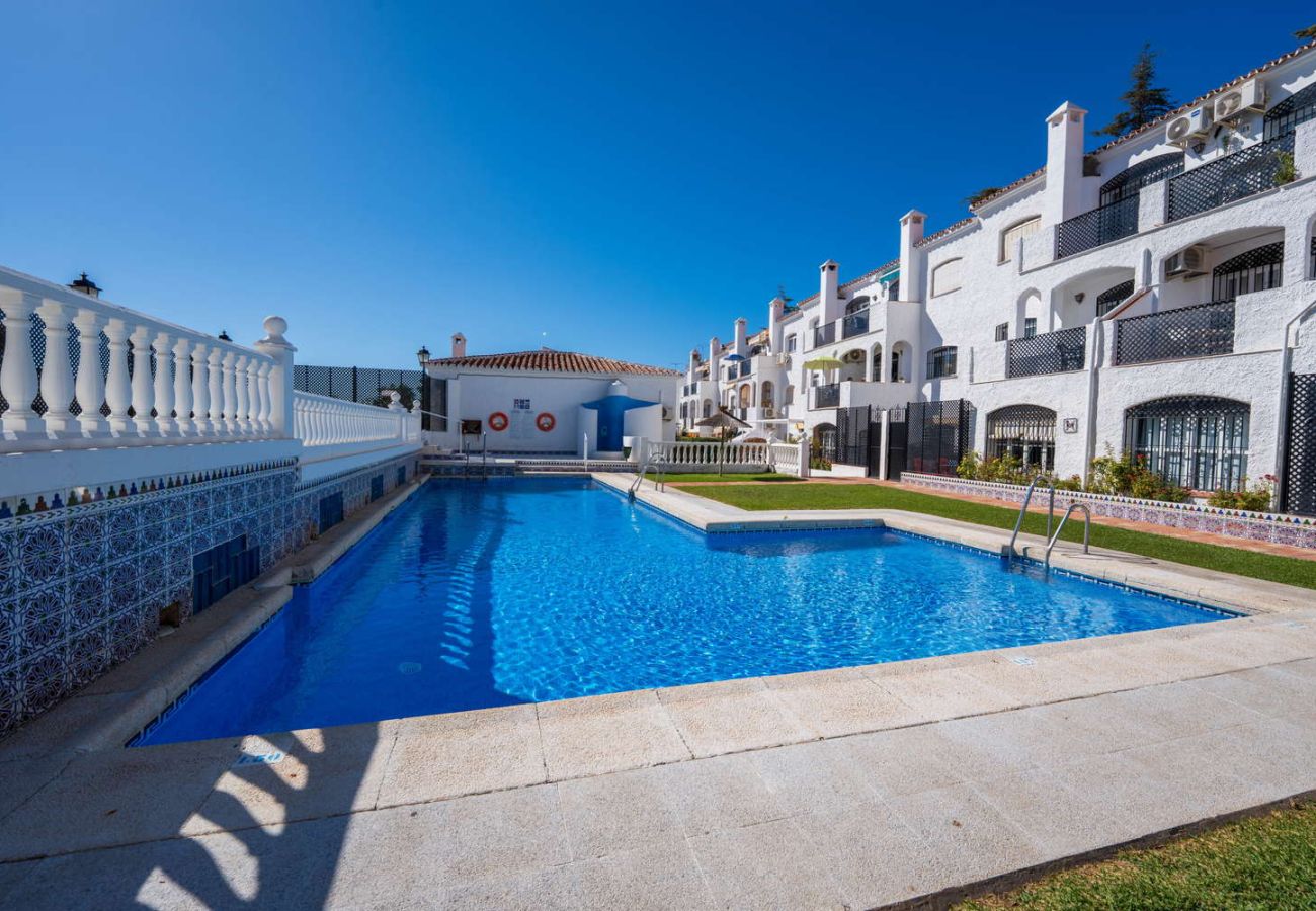 Appartement in Nerja - Casa Lena Verano Azul Nerja: Familie Duplex met Zeezicht