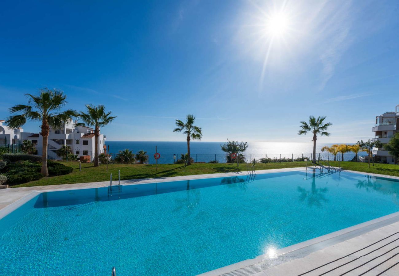 Appartement in Torrox Costa - Isea Calaceite 1111: Luxe Appartement met Zeezicht en Zwembad