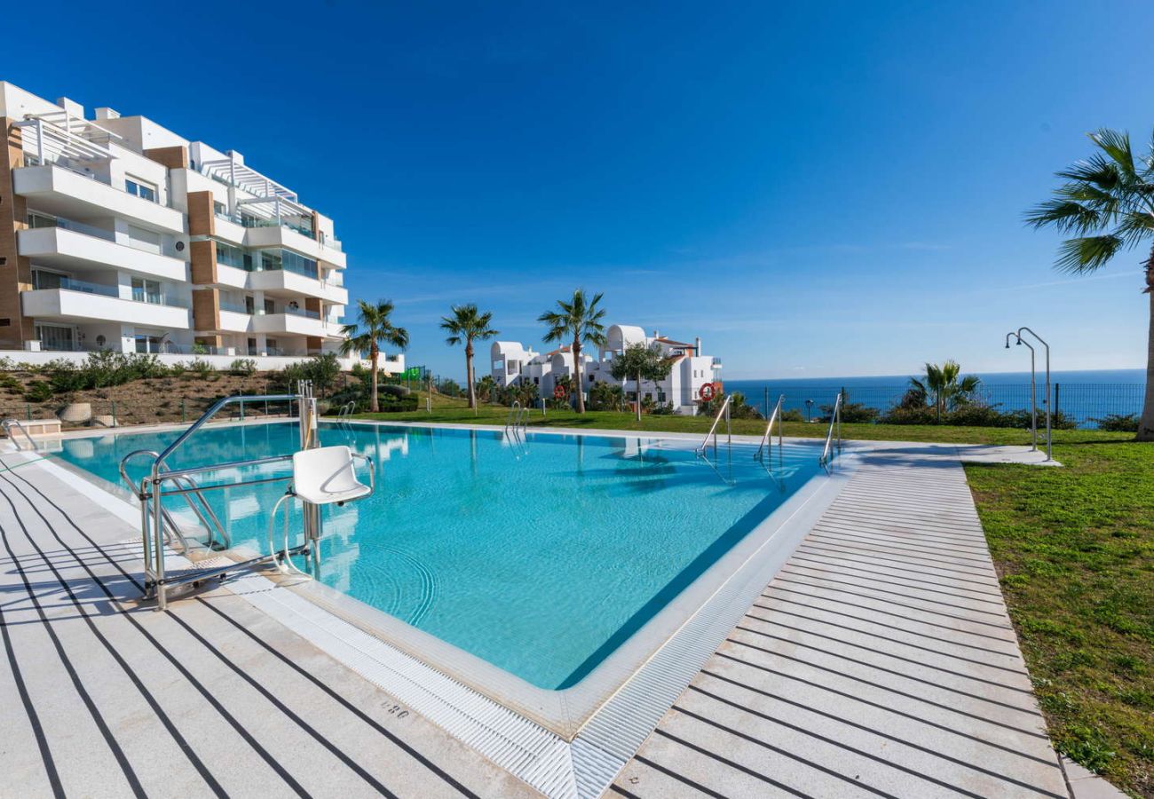 Appartement in Torrox Costa - Isea Calaceite 1111: Luxe Appartement met Zeezicht en Zwembad