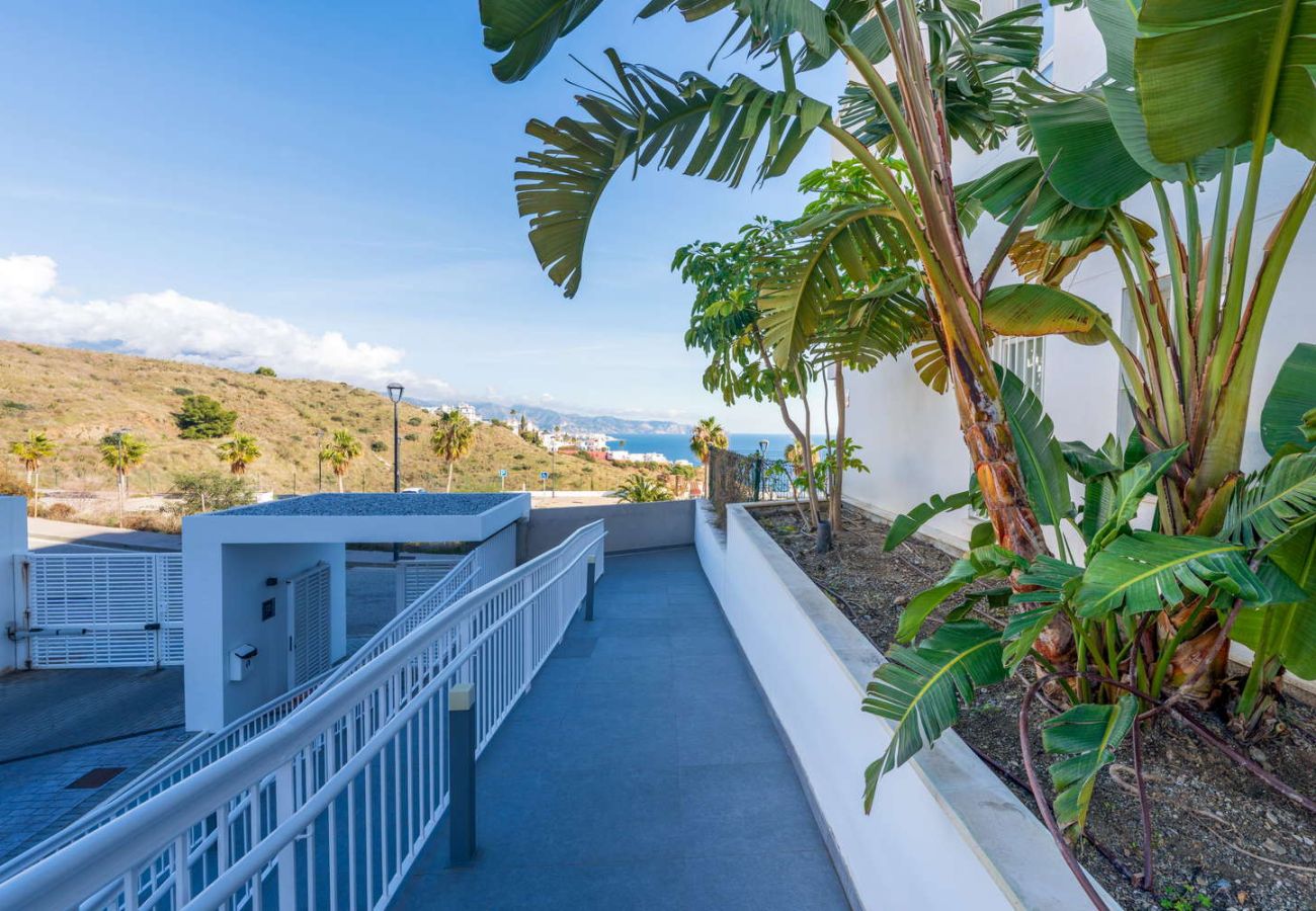 Appartement in Torrox Costa - Isea Calaceite 1111: Luxe Appartement met Zeezicht en Zwembad