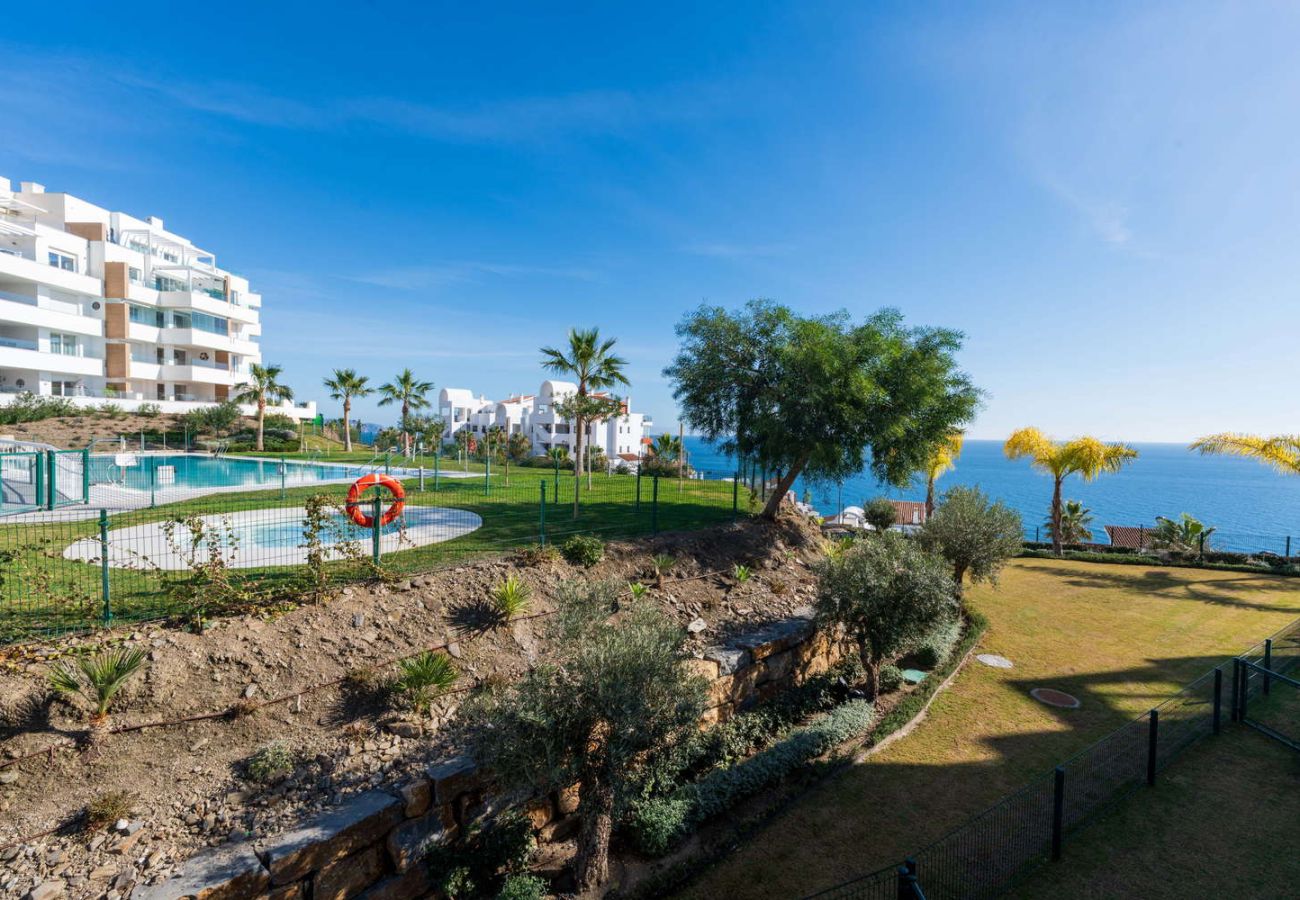Appartement in Torrox Costa - Isea Calaceite 1111: Luxe Appartement met Zeezicht en Zwembad