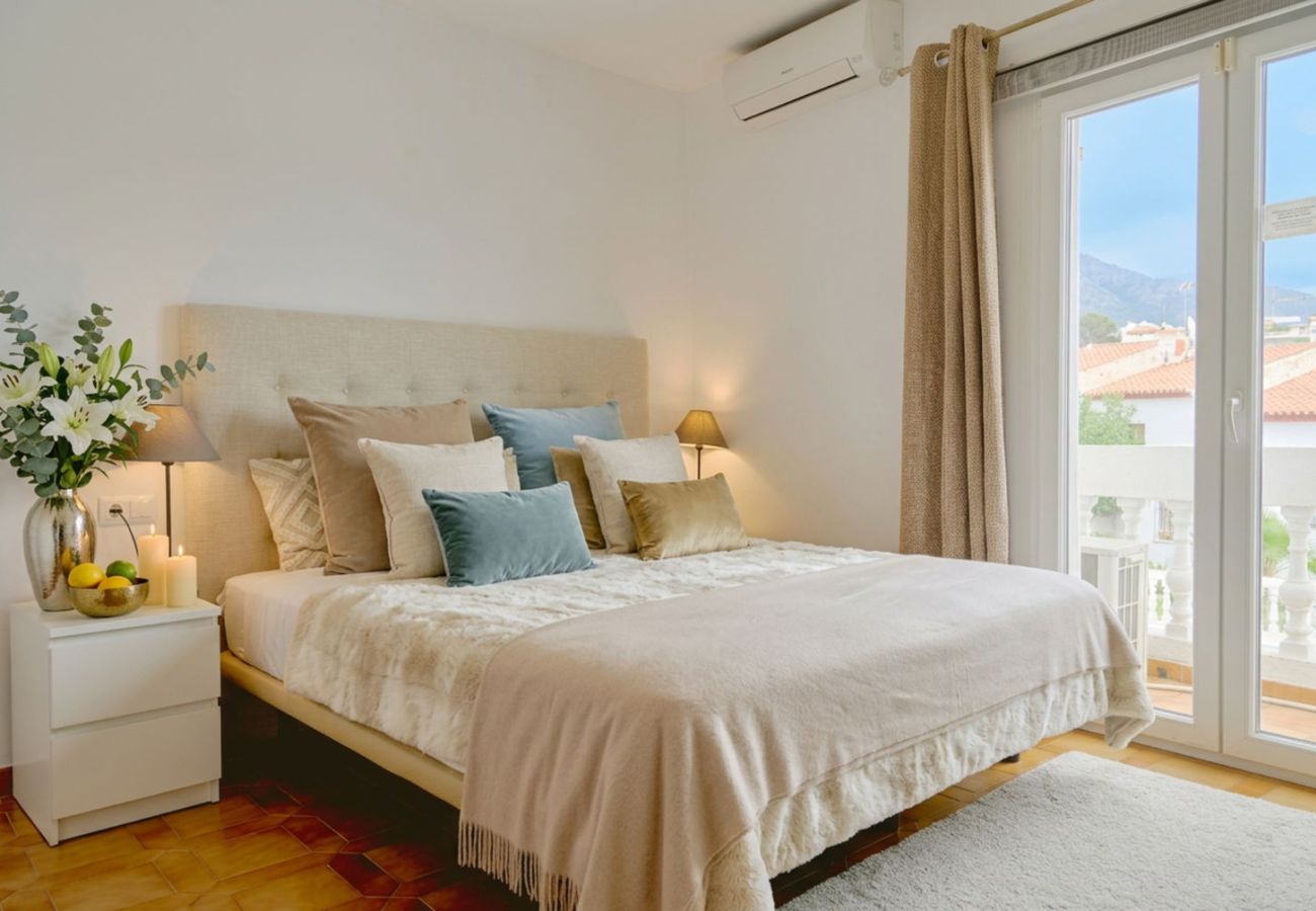 Rijhuis in Nerja - Casa Lavanda – Vakantiehuis in Nerja met uitzicht op zee en zwembad