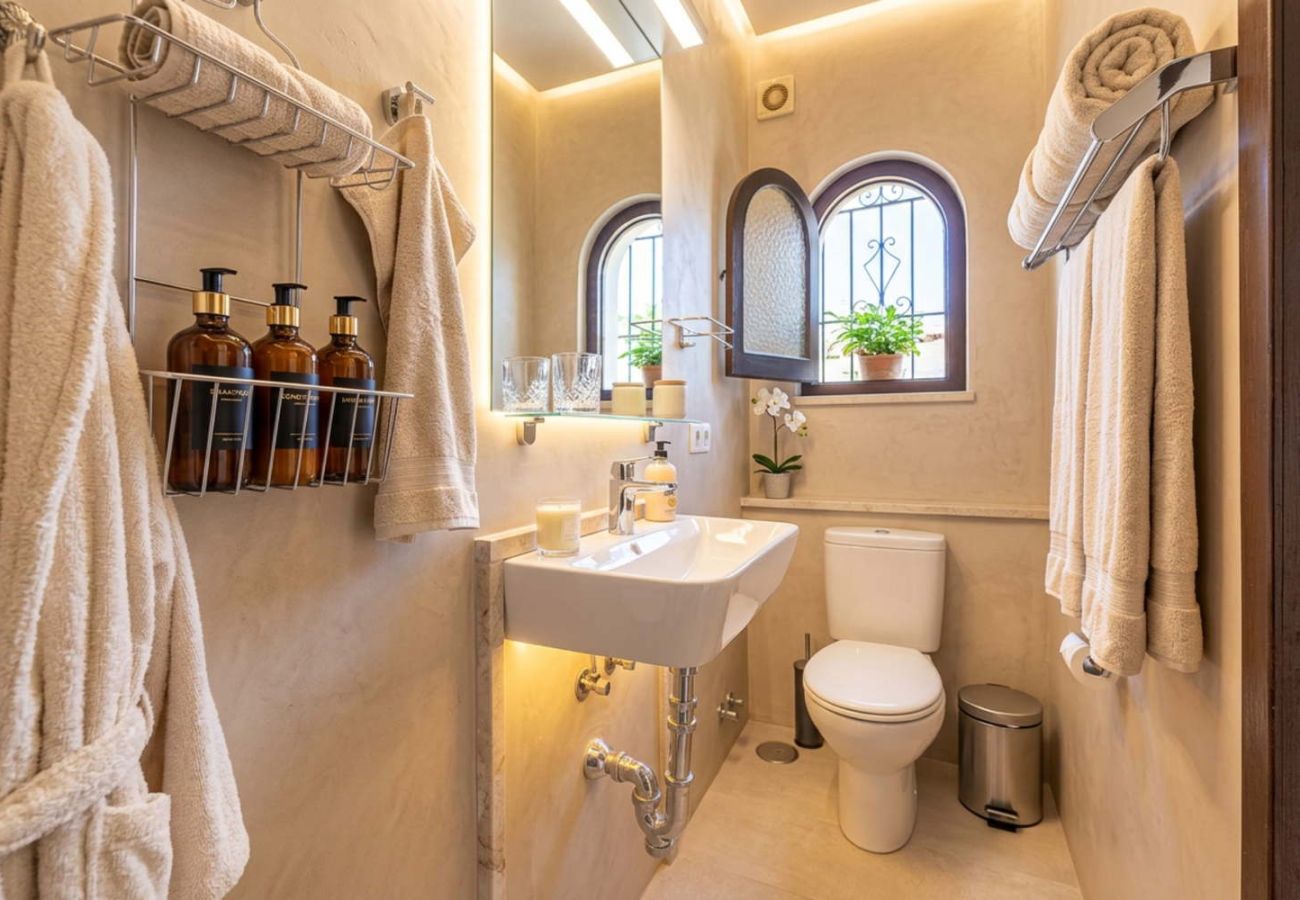 Rijhuis in Nerja - Casa Lavanda – Vakantiehuis in Nerja met uitzicht op zee en zwembad