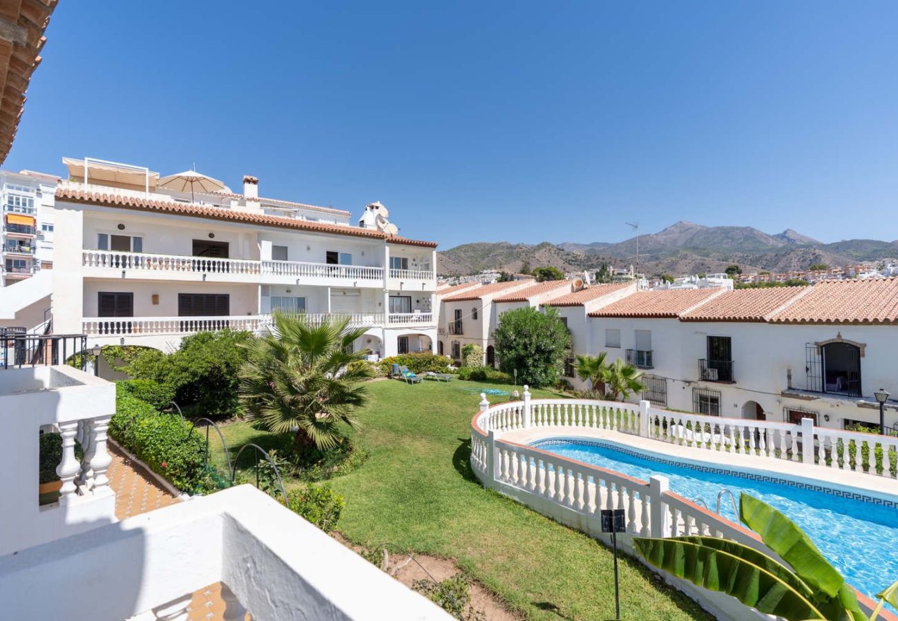 Rijhuis in Nerja - Casa Lavanda – Vakantiehuis in Nerja met uitzicht op zee en zwembad