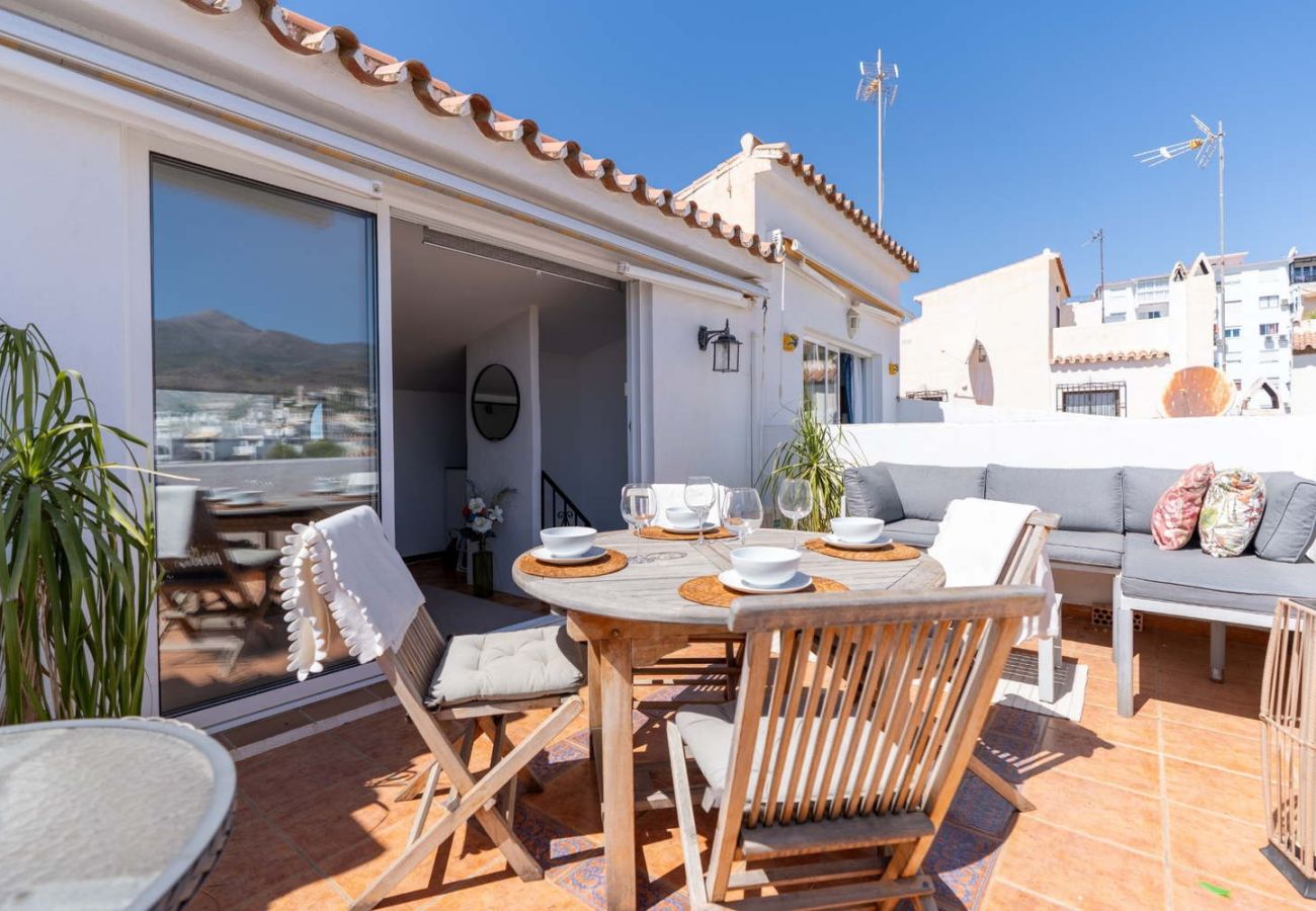 Rijhuis in Nerja - Casa Lavanda – Vakantiehuis in Nerja met uitzicht op zee en zwembad