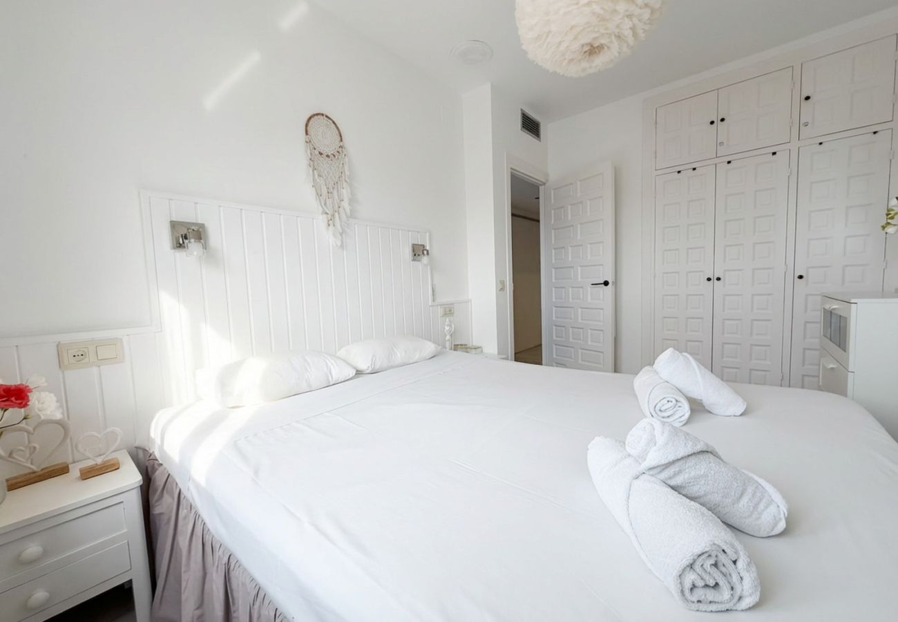 Appartement in Nerja - Casa Monica Appartement in Verano Azul: Zeezicht en Solarium op het dak