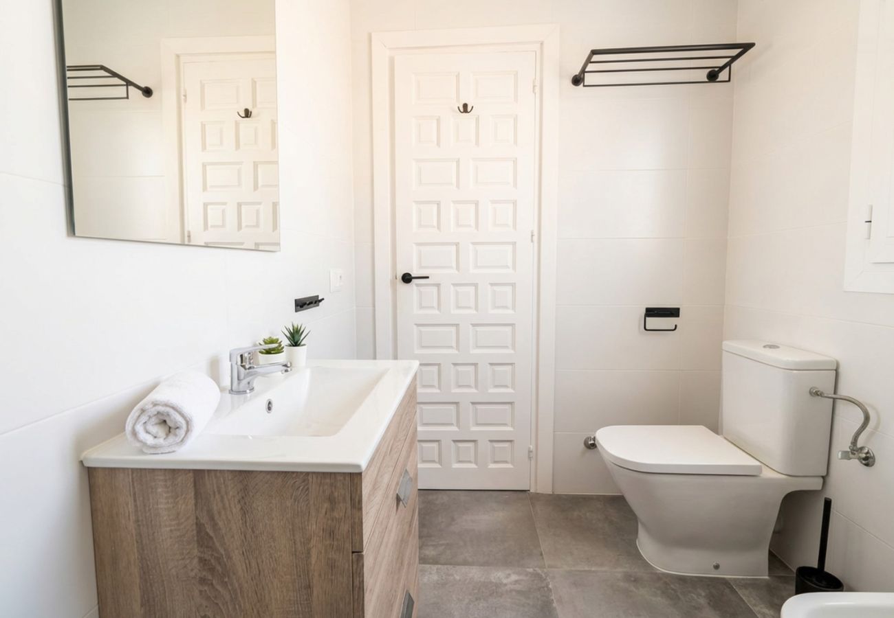 Appartement in Nerja - Casa Monica Appartement in Verano Azul: Zeezicht en Solarium op het dak