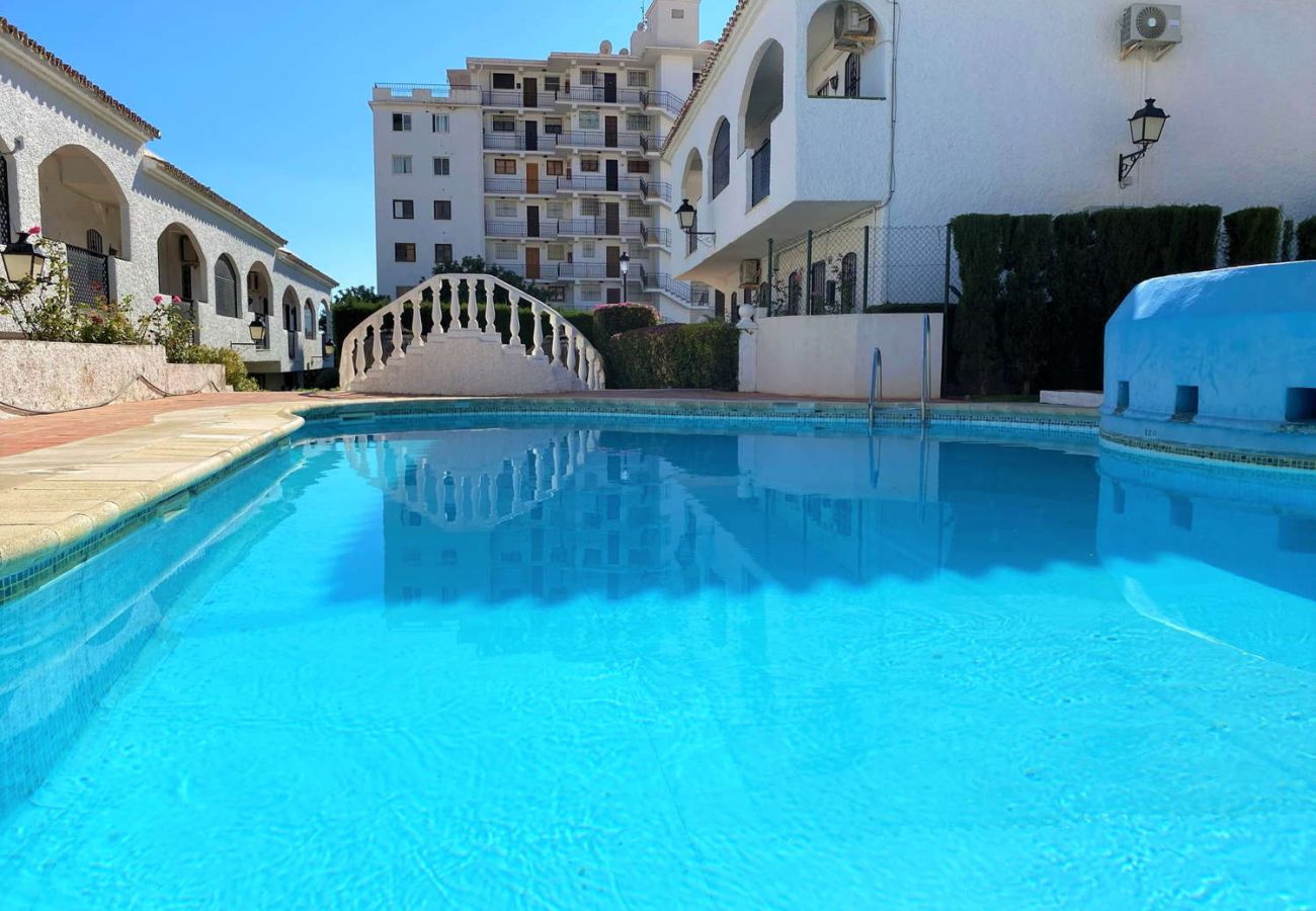 Appartement in Nerja - Casa Monica Appartement in Verano Azul: Zeezicht en Solarium op het dak