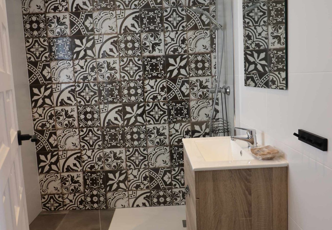 Appartement in Nerja - Casa Monica Appartement in Verano Azul: Zeezicht en Solarium op het dak
