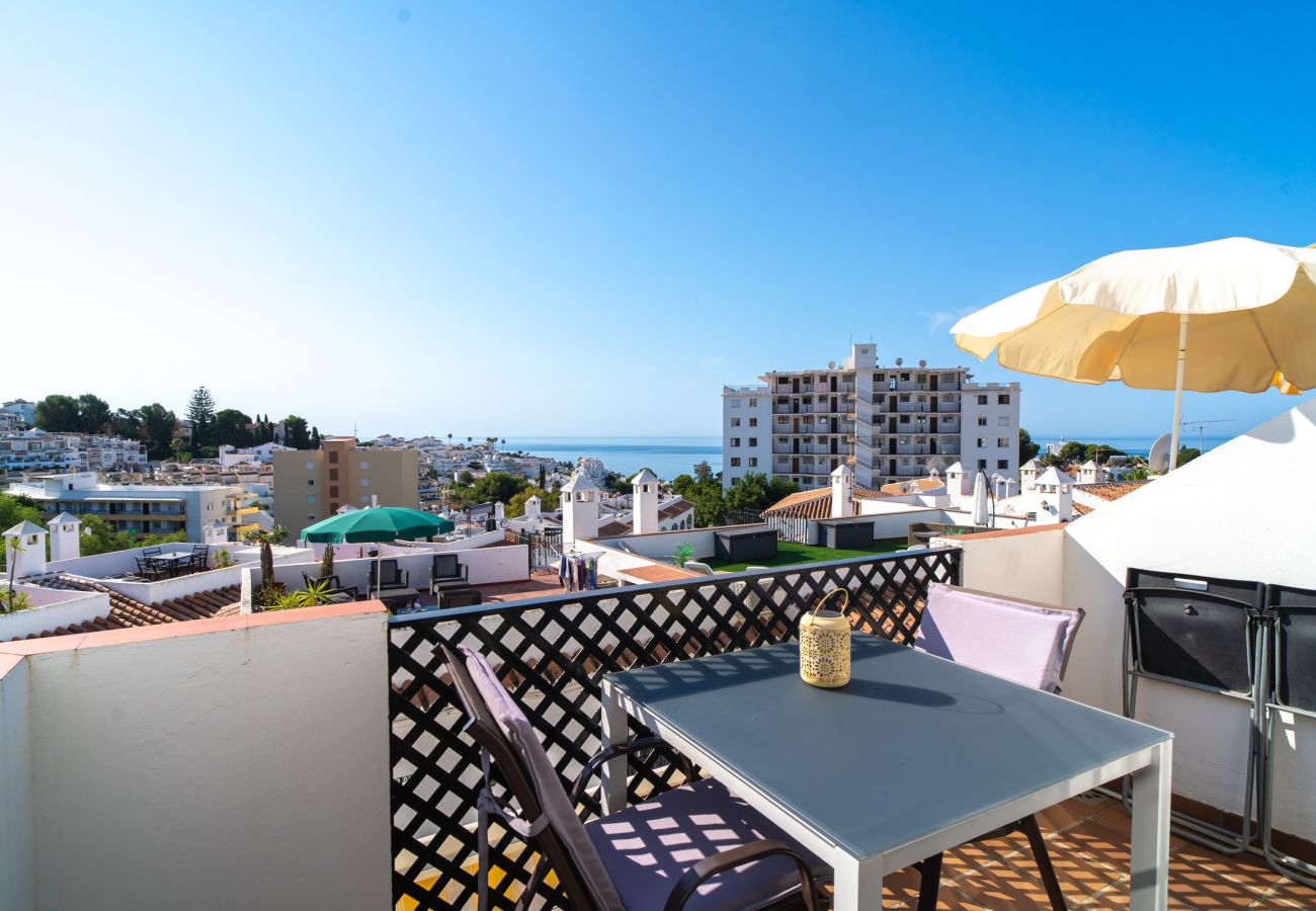 Appartement in Nerja - Casa Monica Appartement in Verano Azul: Zeezicht en Solarium op het dak