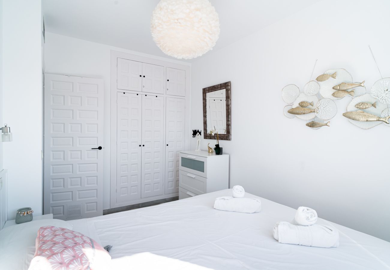 Appartement in Nerja - Casa Monica Appartement in Verano Azul: Zeezicht en Solarium op het dak
