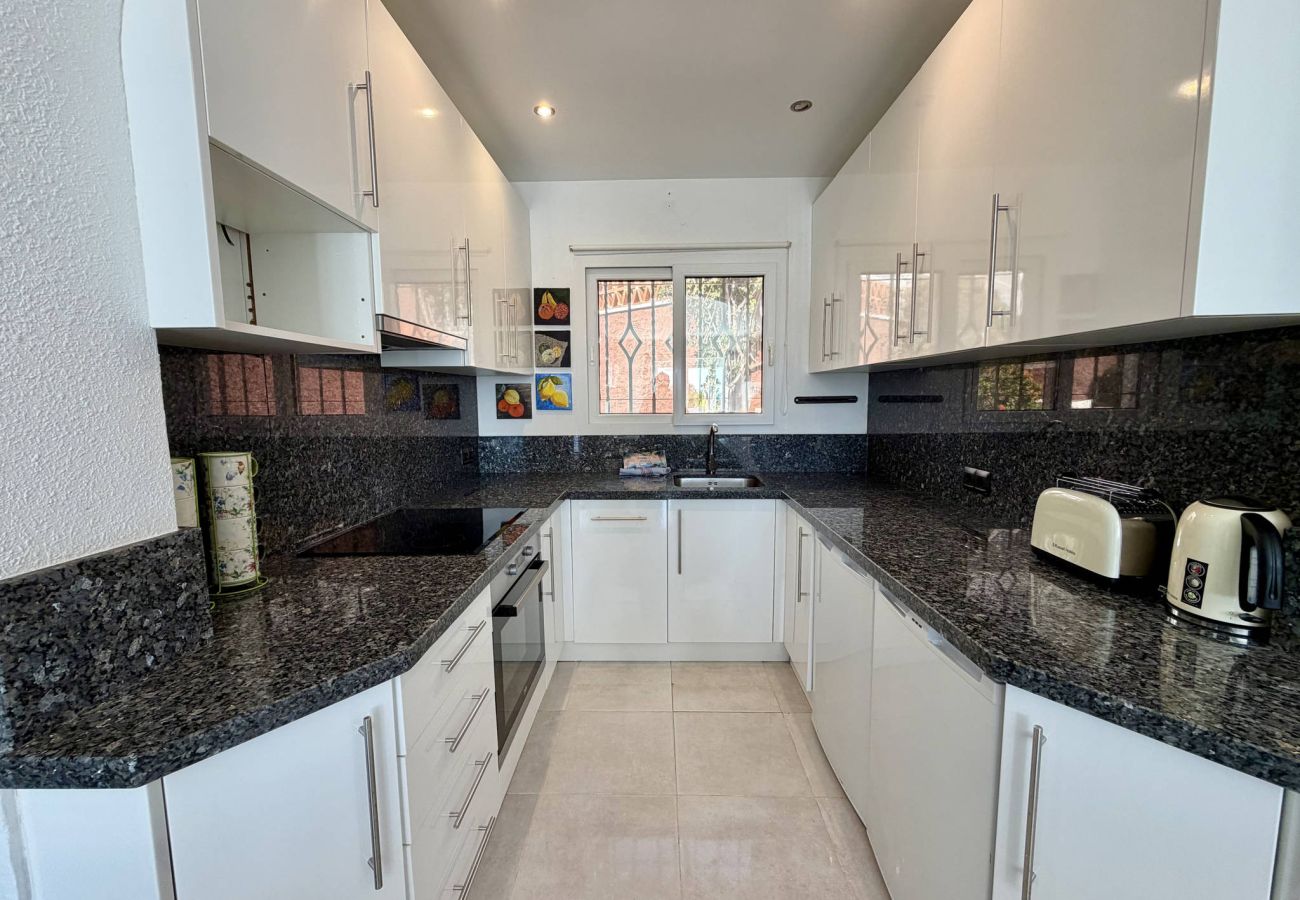 Appartement in Nerja - Appartement Tropicana 6C in Nerja met Zeezicht