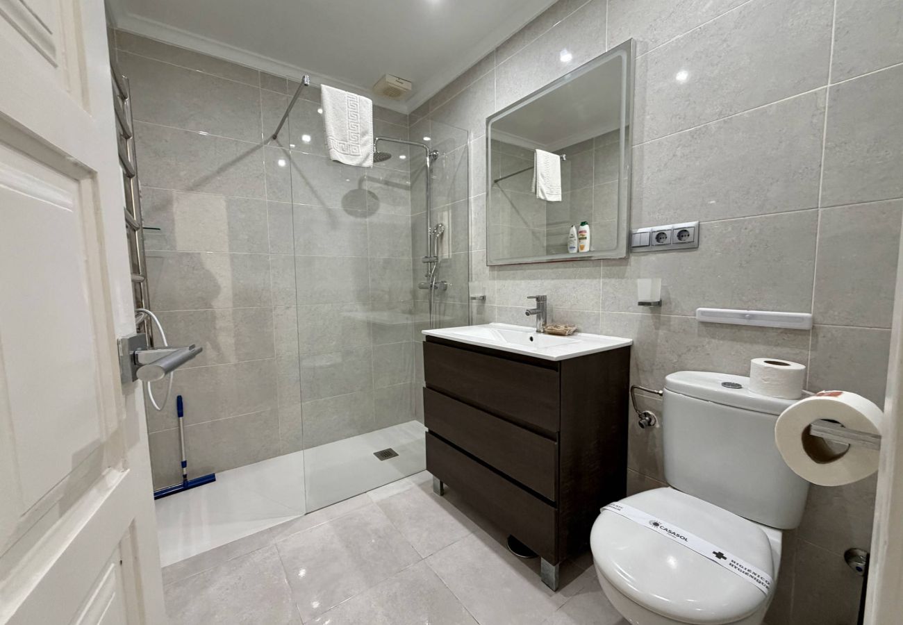 Appartement in Nerja - Appartement Tropicana 6C in Nerja met Zeezicht