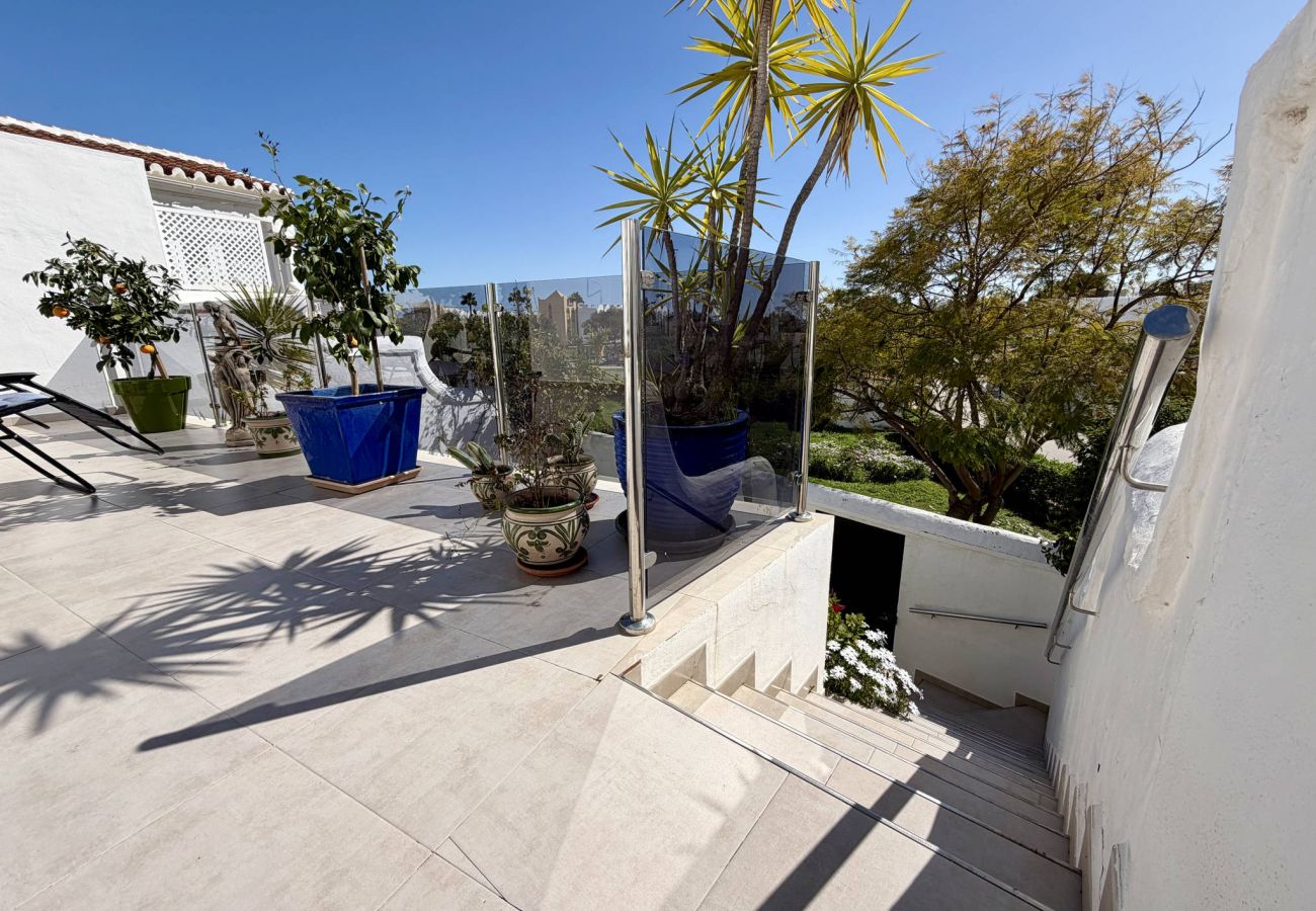 Appartement in Nerja - Appartement Tropicana 6C in Nerja met Zeezicht