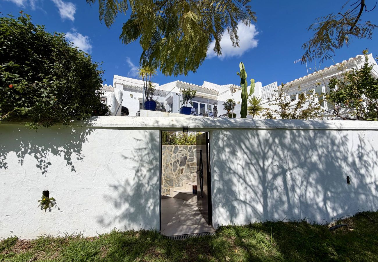 Appartement in Nerja - Appartement Tropicana 6C in Nerja met Zeezicht