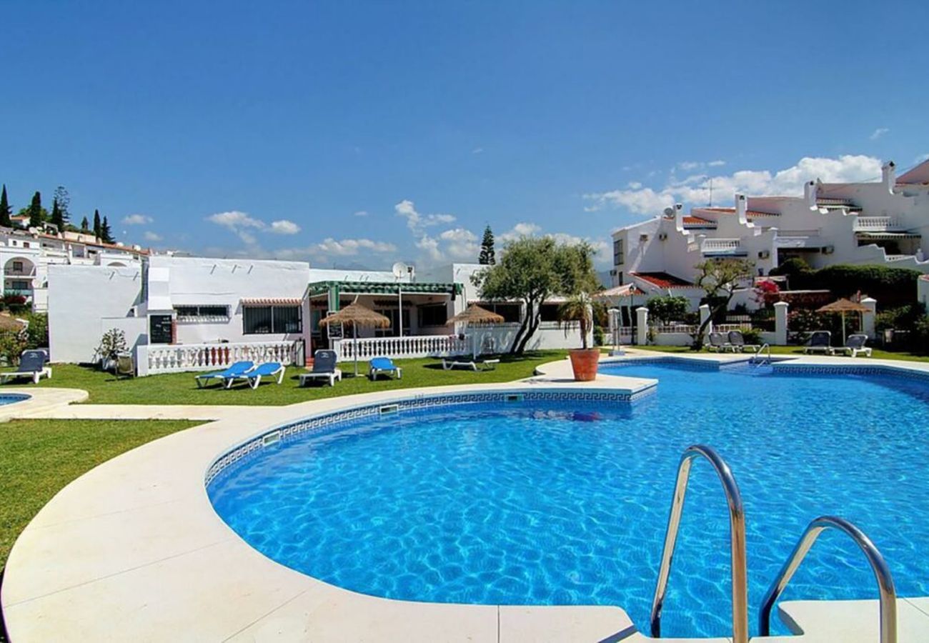 Appartement in Nerja - Appartement Tropicana 6C in Nerja met Zeezicht