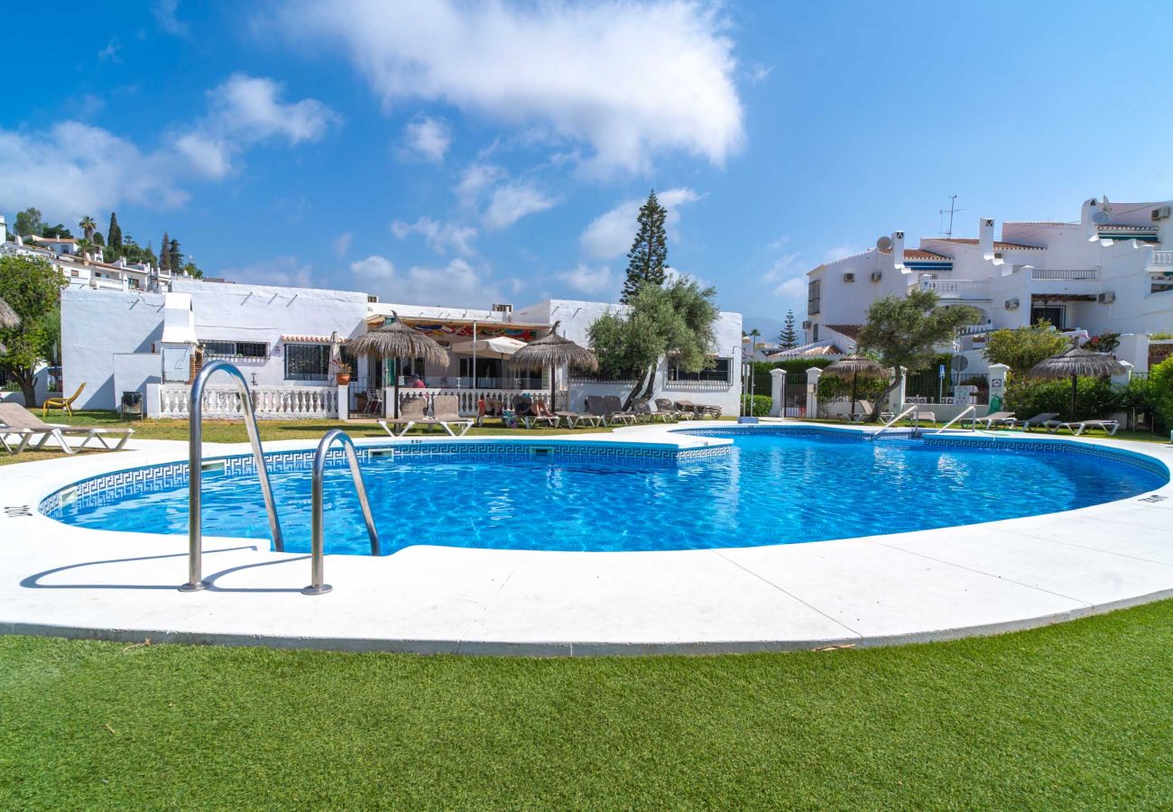 Appartement in Nerja - Appartement Tropicana 6C in Nerja met Zeezicht