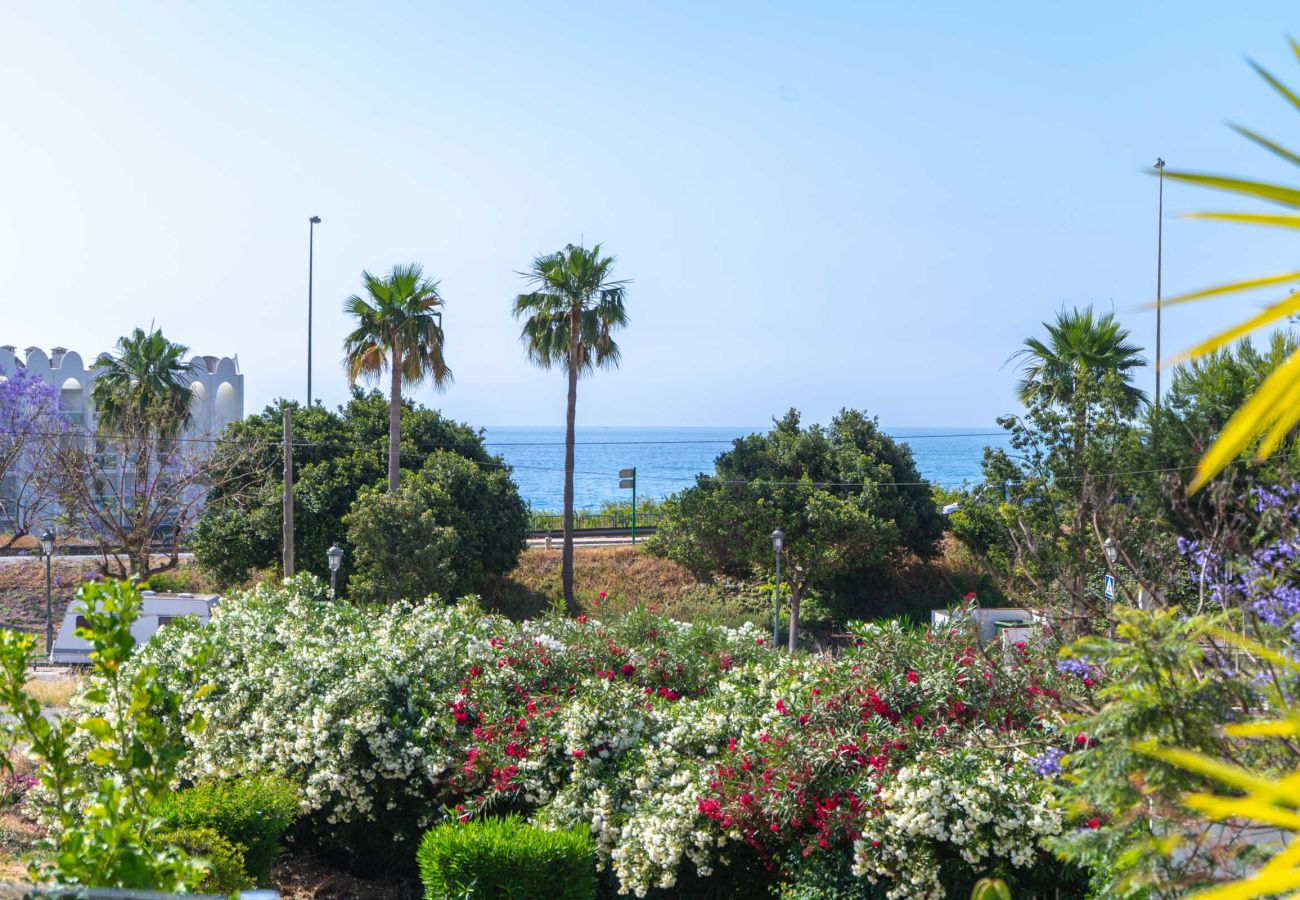 Appartement in Nerja - Appartement Tropicana 6C in Nerja met Zeezicht
