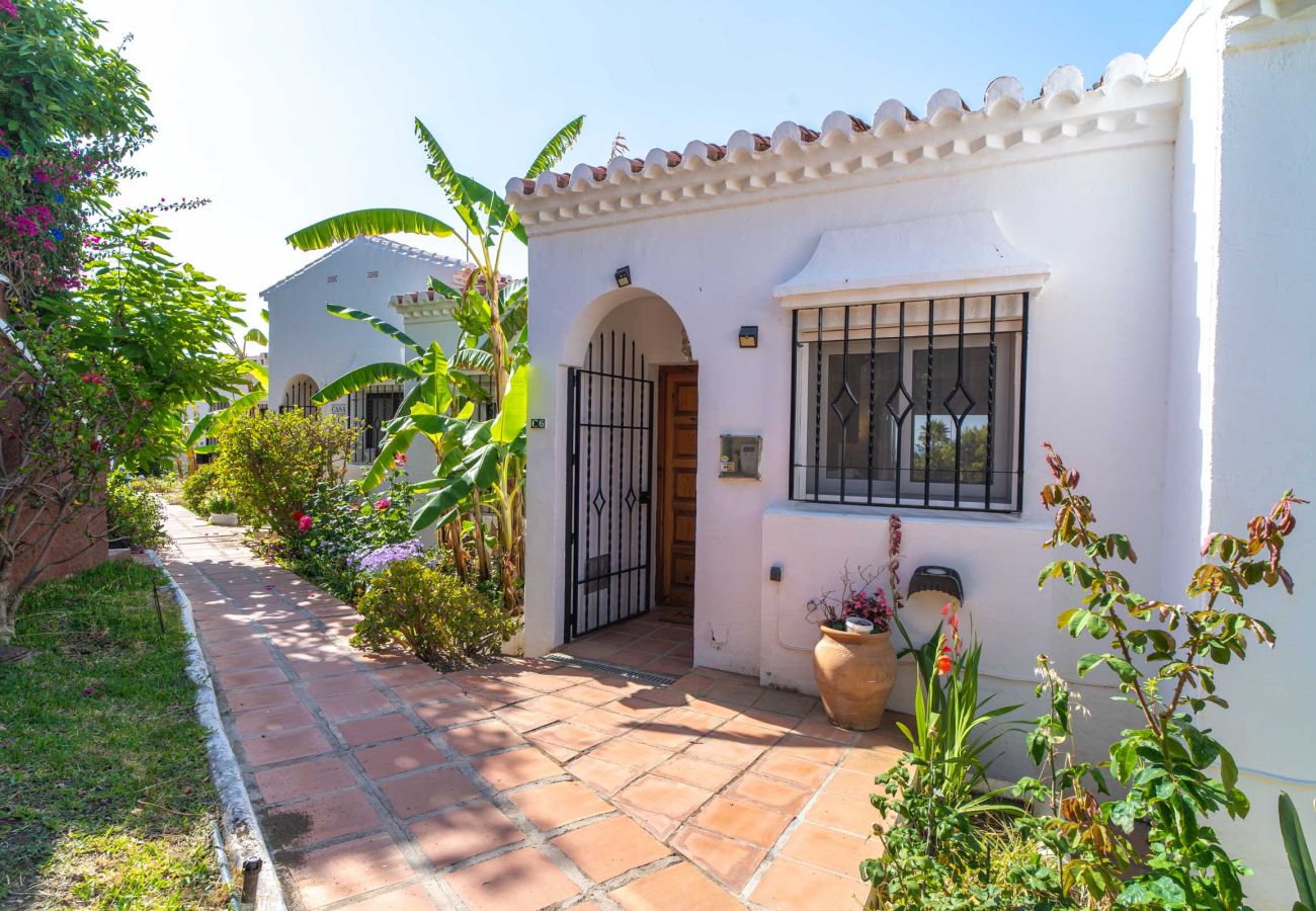 Appartement in Nerja - Appartement Tropicana 6C in Nerja met Zeezicht