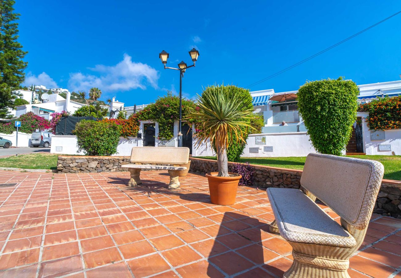 Appartement in Nerja - Appartement Tropicana 6C in Nerja met Zeezicht