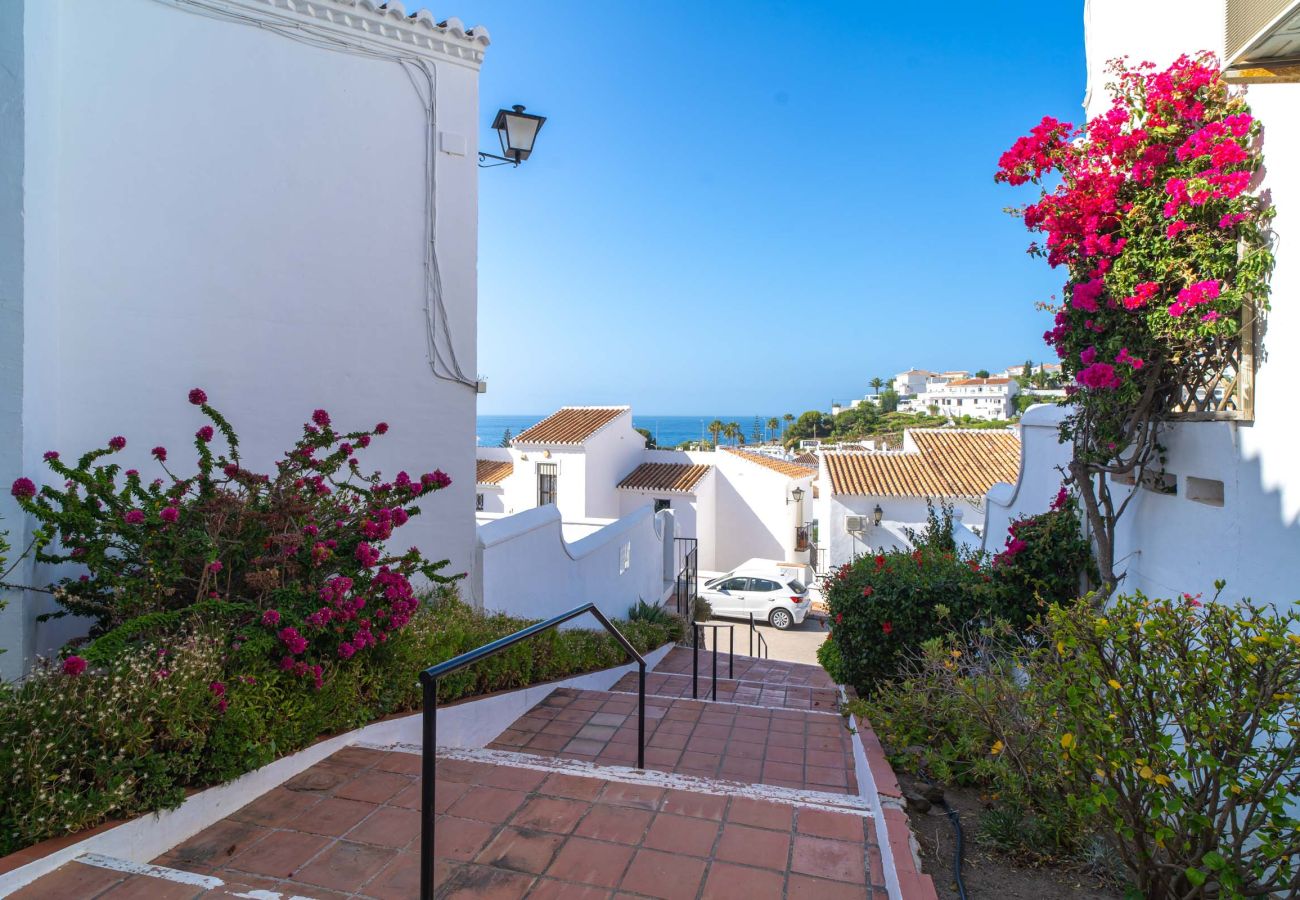 Appartement in Nerja - Appartement Tropicana 6C in Nerja met Zeezicht