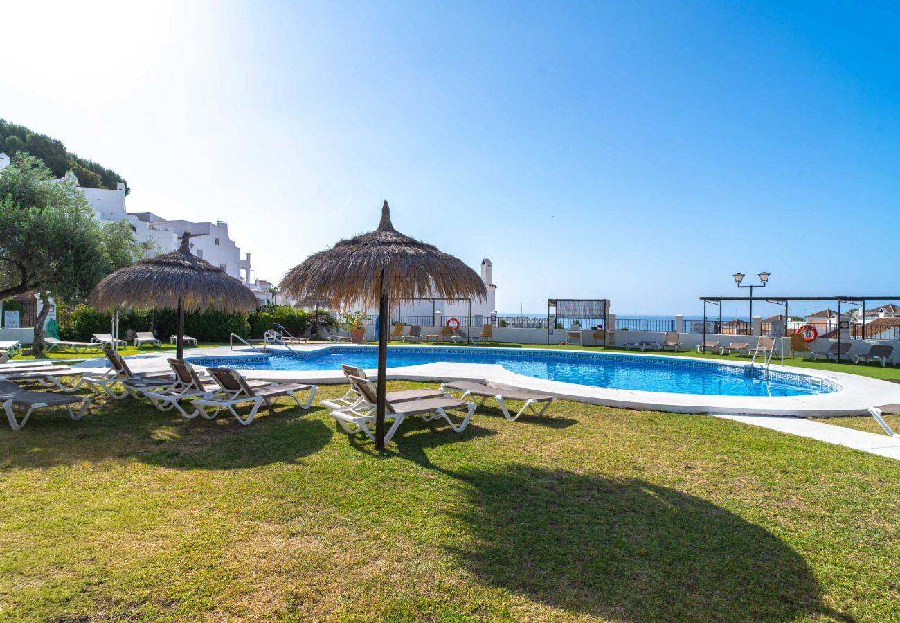 Appartement in Nerja - Appartement Tropicana 6C in Nerja met Zeezicht