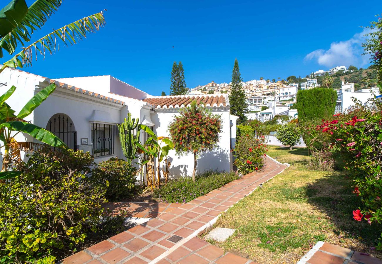 Appartement in Nerja - Appartement Tropicana 6C in Nerja met Zeezicht