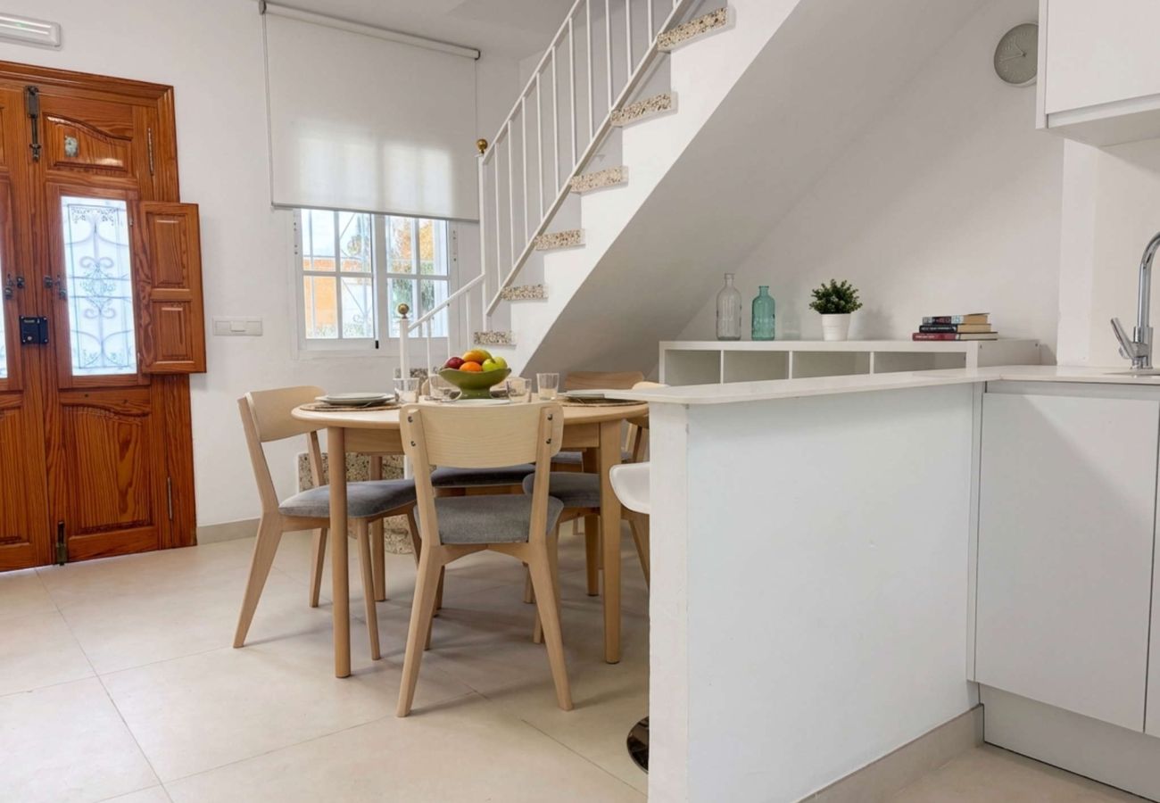 Rijhuis in Nerja - Casa Chica: Vakantiehuis met dakterras in Calle Cristo, Nerja