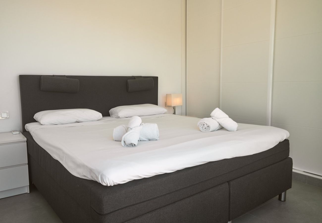 Appartement in Nerja - Penthouse Balcón del Mar D4: 3 Terrassen & Verwarmd Zwembad